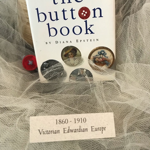 Recycled Antique Button Ring - Picture 5 of 5